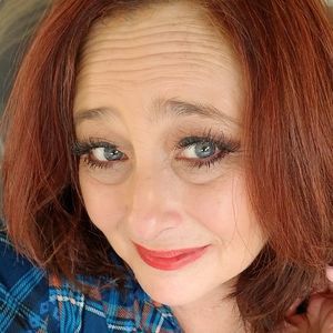 Meet your Posher, Lena